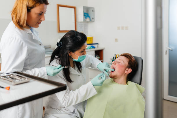 Best Emergency Tooth Extraction in Brooktrails, CA